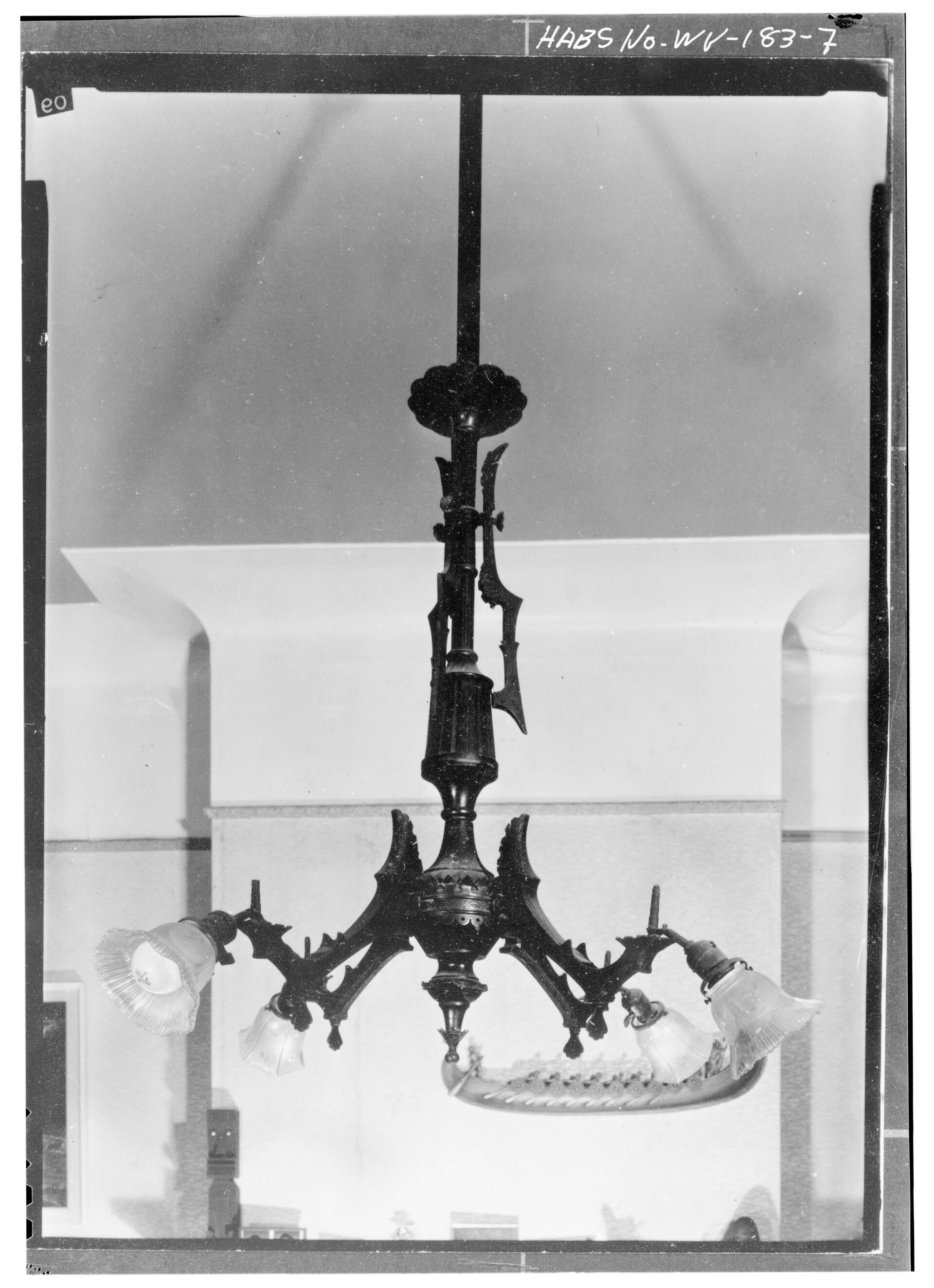 Historic American Buildings Survey photograph of an electrified gas chandelier in Wheeling, West Virginia